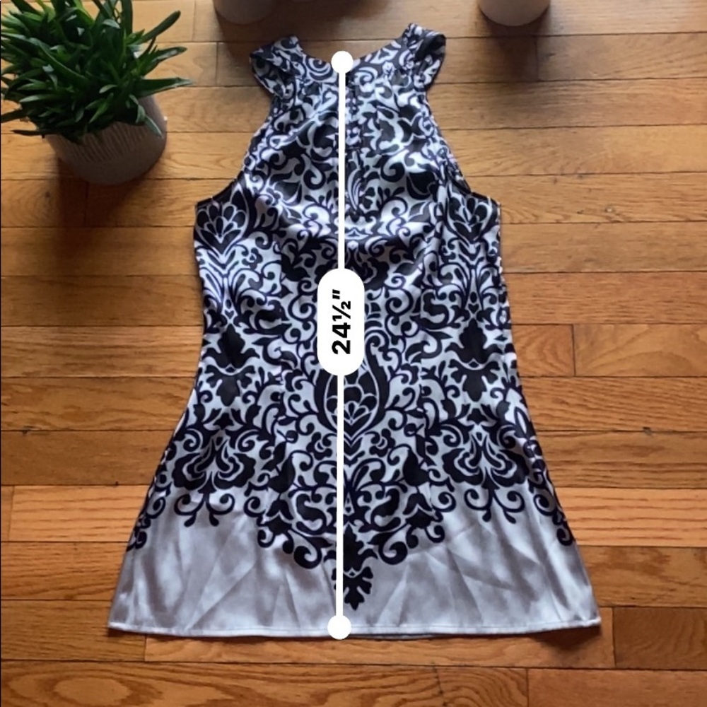 - Cache Sleeveless Top w Beaded Neckline - Picture 13 of 16